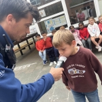 De politie op bezoek bij de kleuters