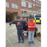 De politie op bezoek bij de kleuters
