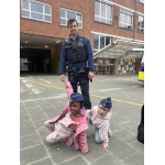 De politie op bezoek bij de kleuters