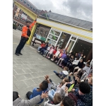 De politie op bezoek bij de kleuters